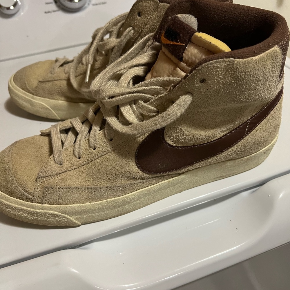 Nike Blazer Mid '77 Premium — Nike Tan and Brown High-Top Sneakers